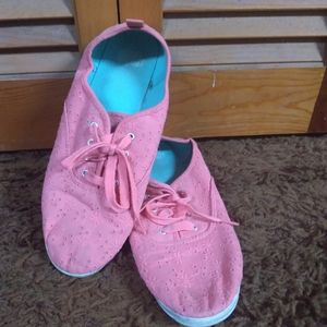 Faded glory canvas shoes